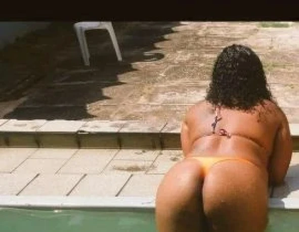 Liz Soares — 7 / 9