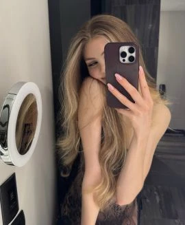 Angelina — 4 / 8