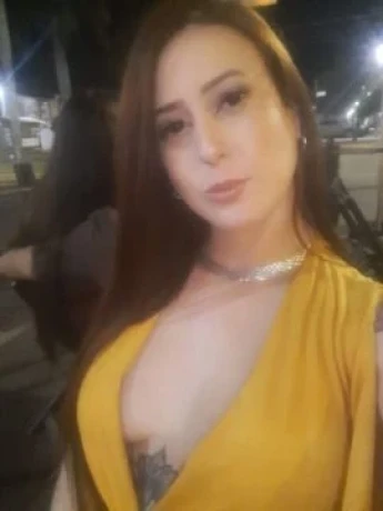 Dani Mendes — 3 / 8