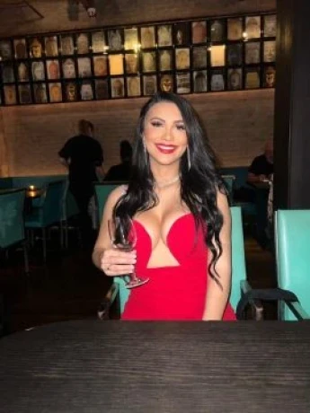 Tatiana Brazil — 3 / 9