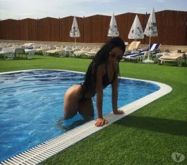 Female Escort — 2 / 4