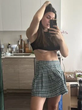 Jessika — 2 / 5