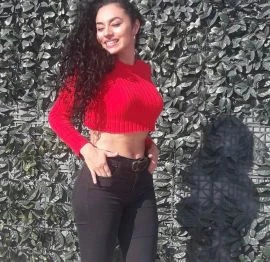 Hot NONI dominatrix — 5 / 9