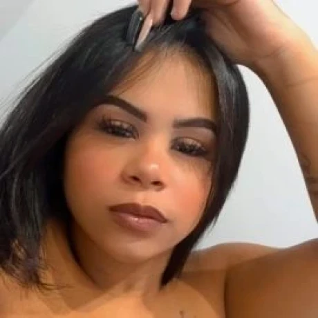 Lara Costa — 4 / 5