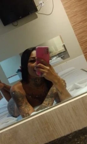 Bella Aguiar — 2 / 5