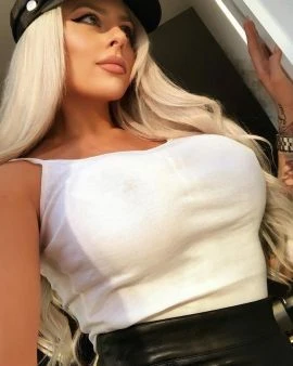 Lena — 3 / 4