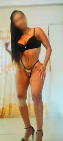 Layla Rocha — 2 / 5