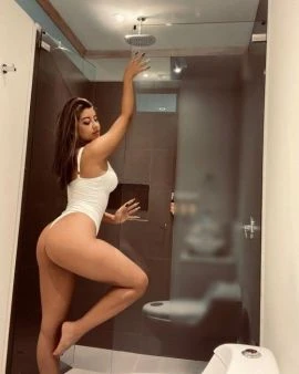 Valentina Quinteroo — 8 / 9