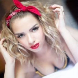 Emily — 6 / 7