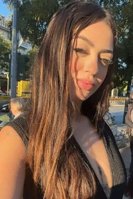 Lauren — 2 / 5