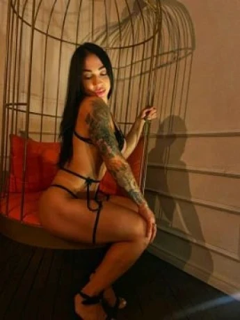 Júlia Lorena — 3 / 5