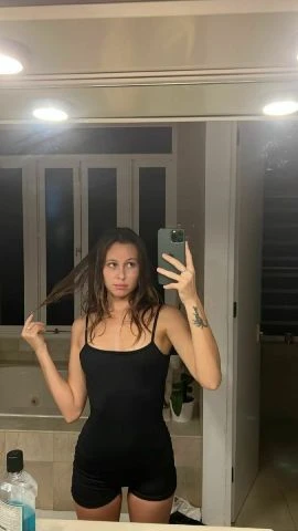 Lovachilli, Escort, Paris