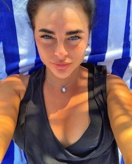 Viktoria — 6 / 9