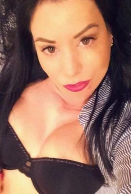 Laura, Escort, London