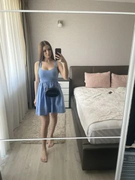 Sarah — 2 / 8