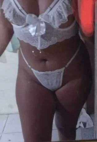 Taynara Gonçalves — 4 / 5