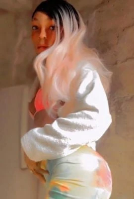 Bella — 2 / 4