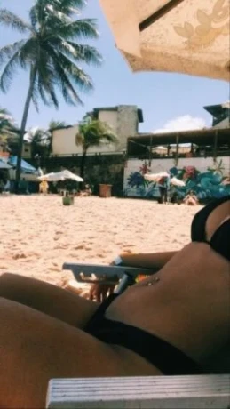 Laís Oliveira — 1 / 5