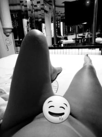 Juliana Menezes — 1 / 4