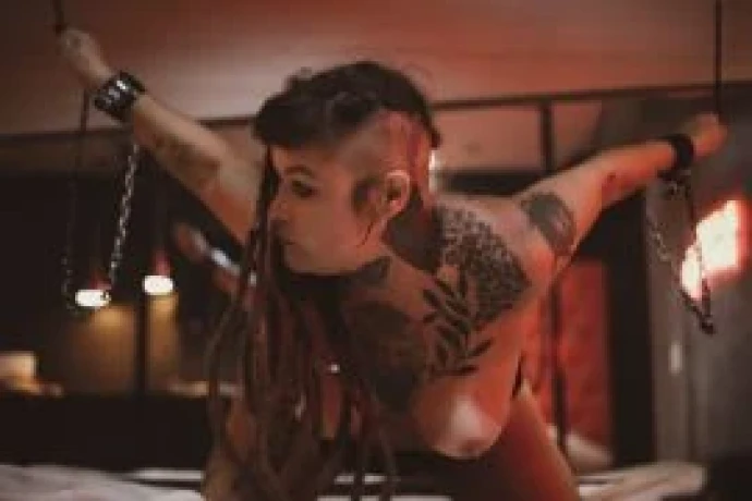 Maya Vasques — 1 / 5