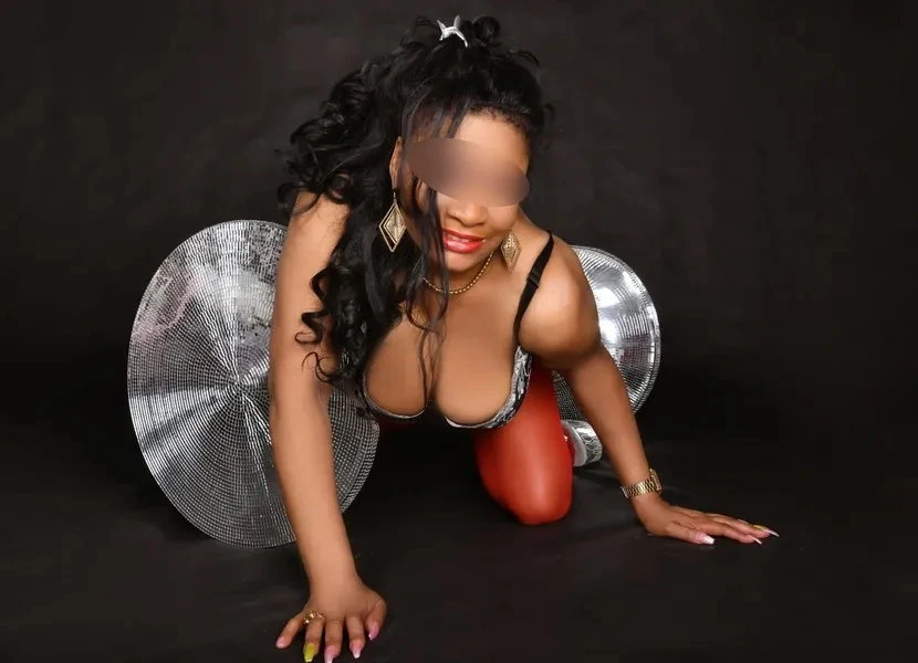 Sexy Yosi — 2 / 4