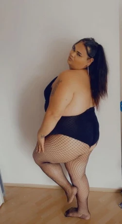 Curvy Kiki — 2 / 5