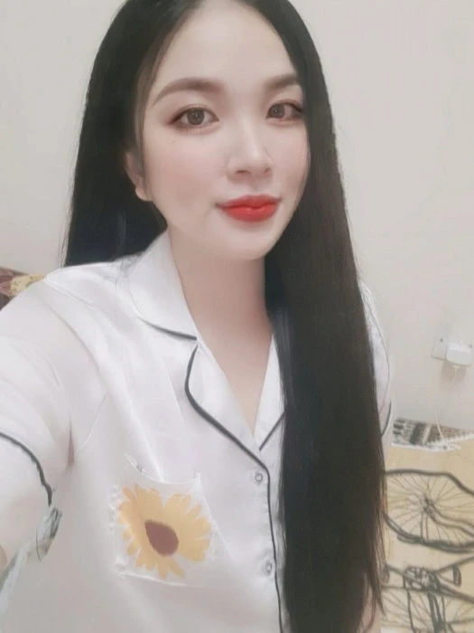 Lusy, Escort, Seeb