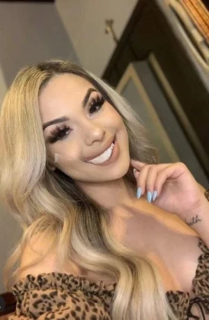 Escort girl — 4 / 5