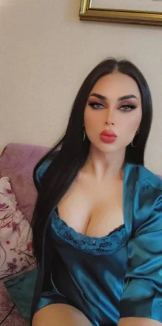 Shemale Haneen — 8 / 11