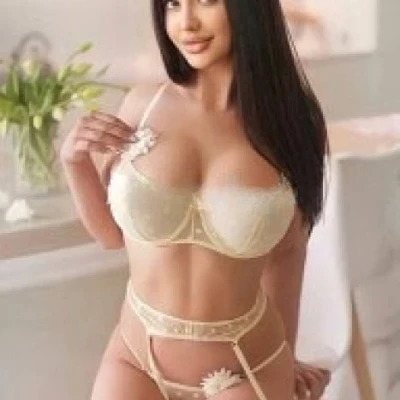 Nana, Escort, Riyadh