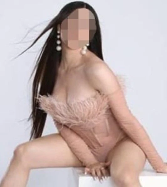 Laura, Escort, Muhlhausen