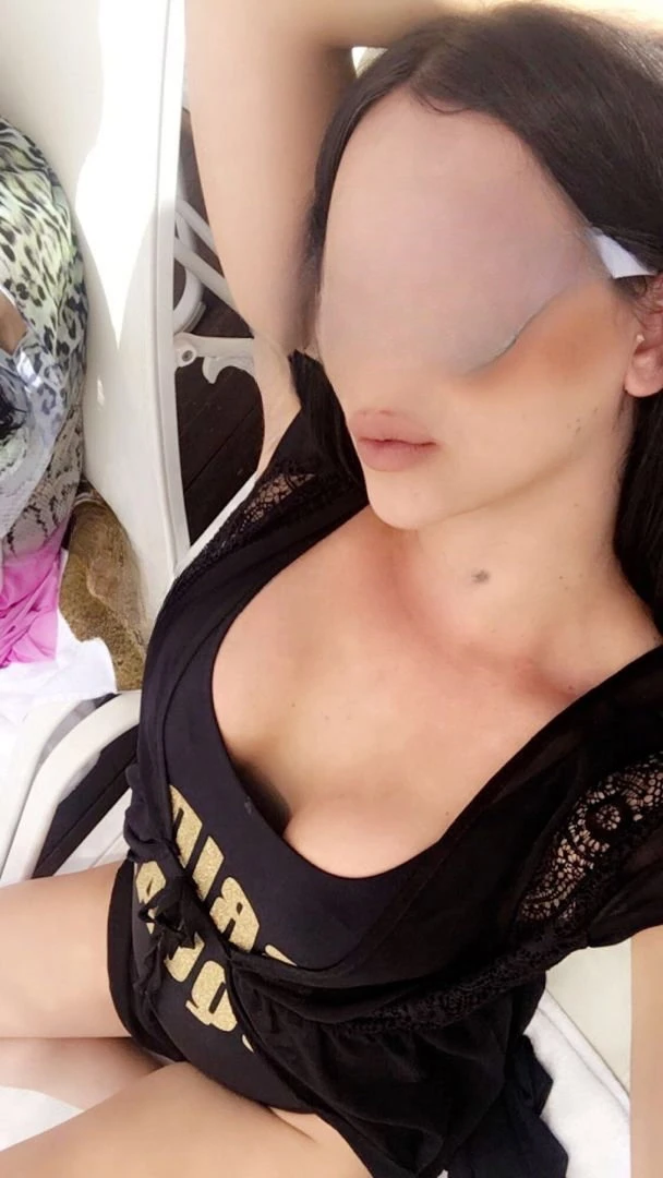 Kylie Carmen, Escort, Izmir
