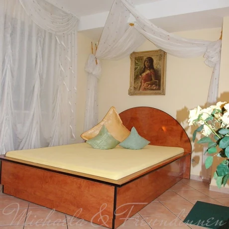 Michaela Freundinnen Ambiente — 7 / 15