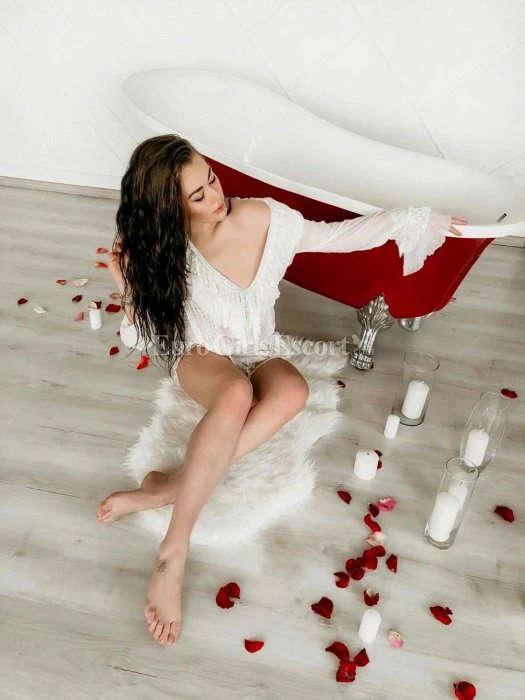 Milena, Escort, Beirut