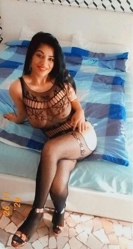 Ruby Teeny Hot Horny — 2 / 4
