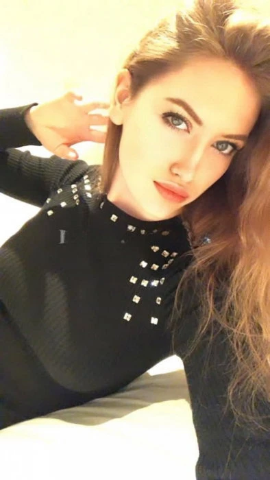Julia — 3 / 7