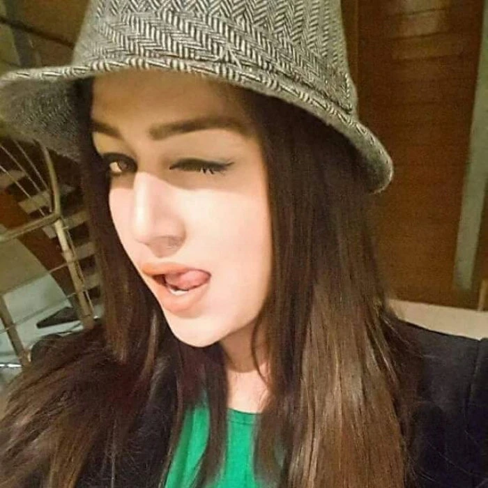 Mahnoor — 2 / 3