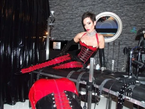 Lady Isabel — 5 / 25