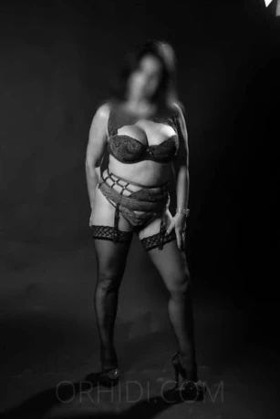 Sexy Vanessa — 2 / 5