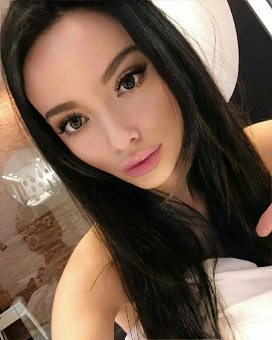 Alina — 5 / 7