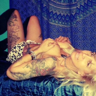 Tätowierte nicole, Escort, Vienna