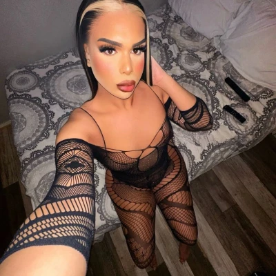 Inaaya, Escort, Gaillard