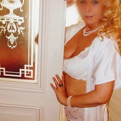 Lena, Escort, Paris