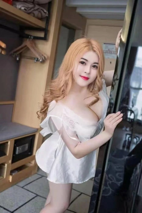 Lanlan, Escort, Umm Salal Muhammad