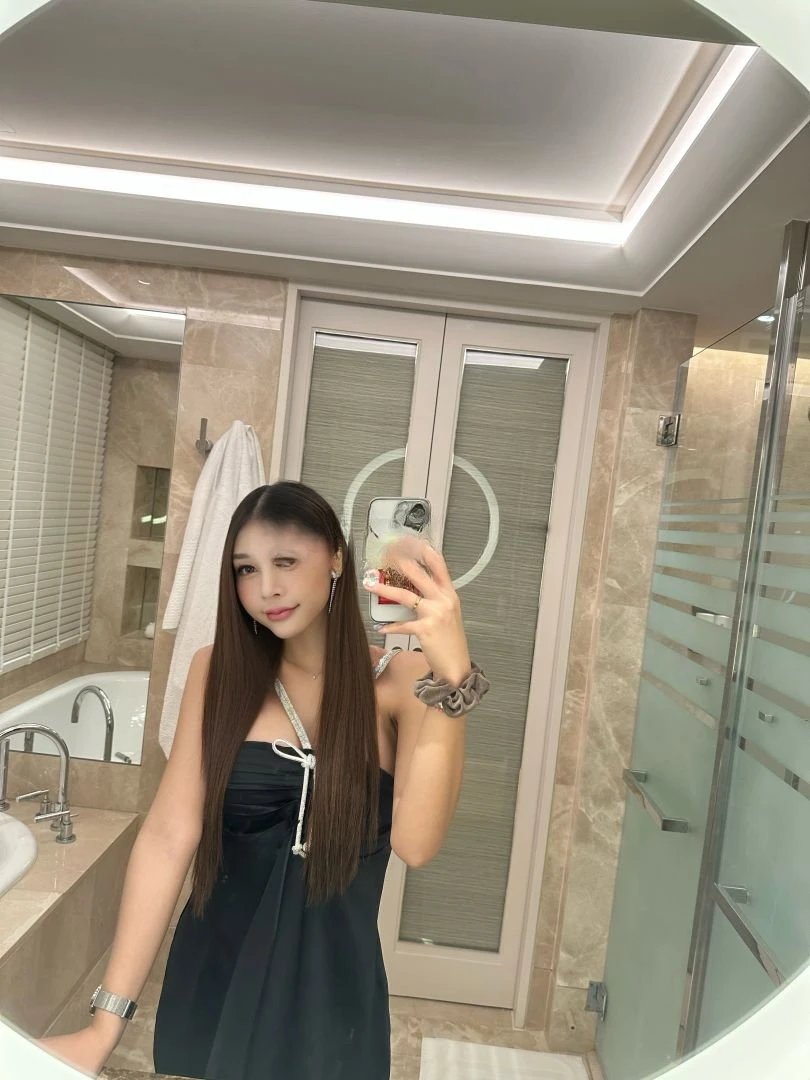 Yoonah — 5 / 9