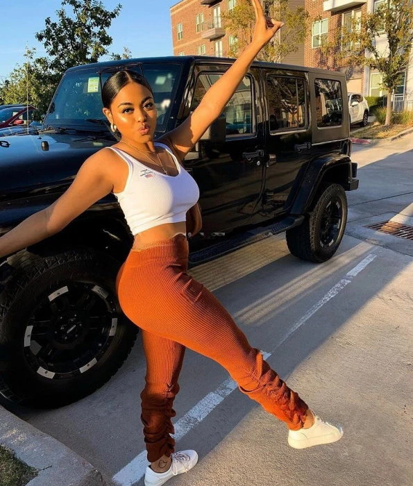 Lisa alayna — 3 / 4