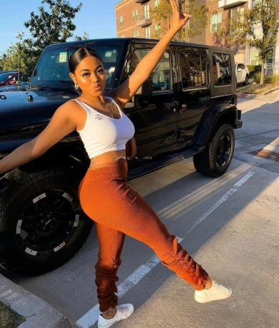 Lisa alayna — 3 / 4