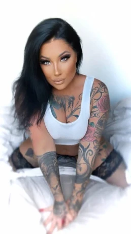 Curvy Chayenne — 14 / 17