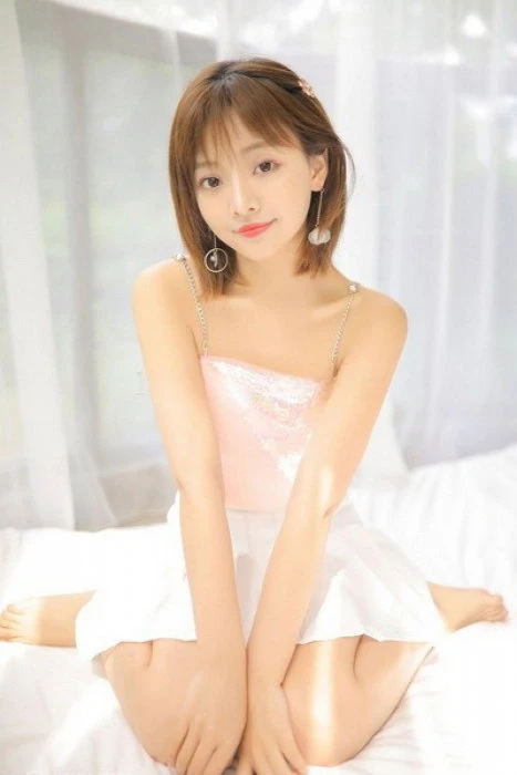 Seina, Escort, Luton