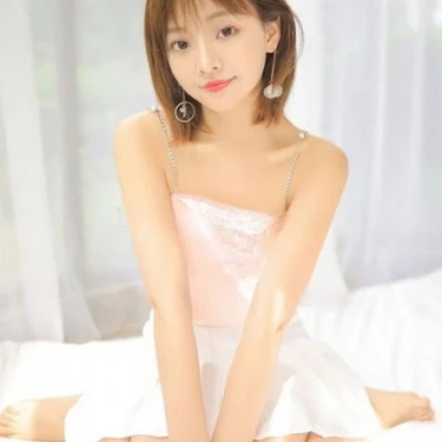 Seina, Escort, Luton